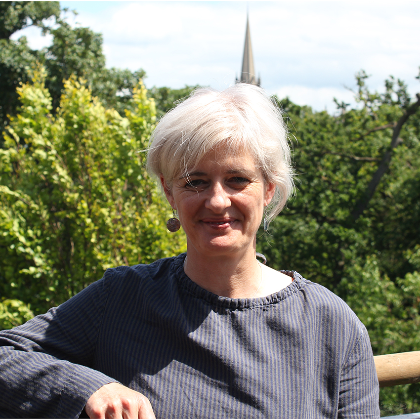 Dr Catherine Lindon