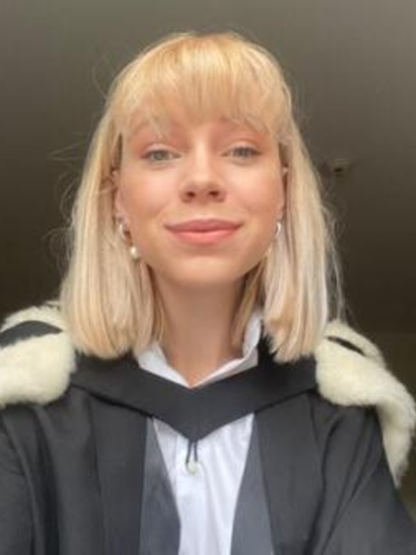  Amelia Hutchinson