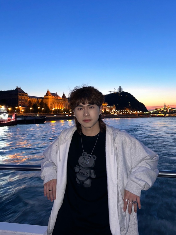 Youhuang Yang